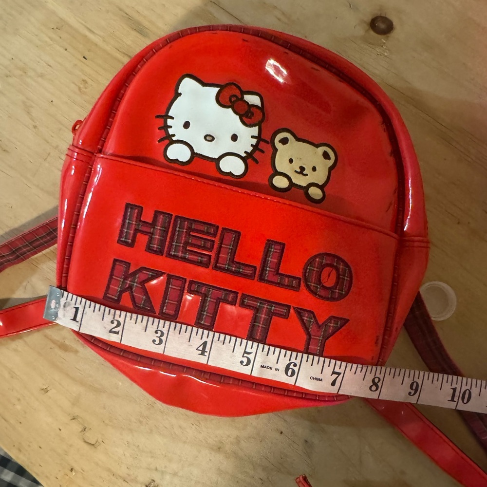 Hello Kitty Red Backpack - Picture 4 of 9